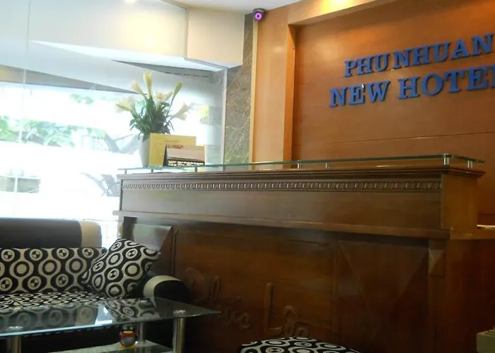 Phu Nhuan New - Hoang Cau